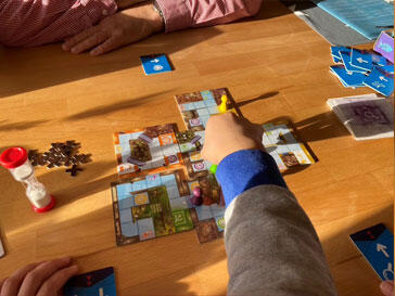 Drei agile Grundlagen spielerisch erleben mit Magic Maze 
