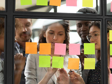 Mit Holacracy-Elementen zu einem selbstorganisierten Projektteam 