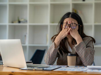Dauerstress mithilfe agiler Organisationspraktiken reduzieren Dauerstress mithilfe agiler Organisationspraktiken reduzieren